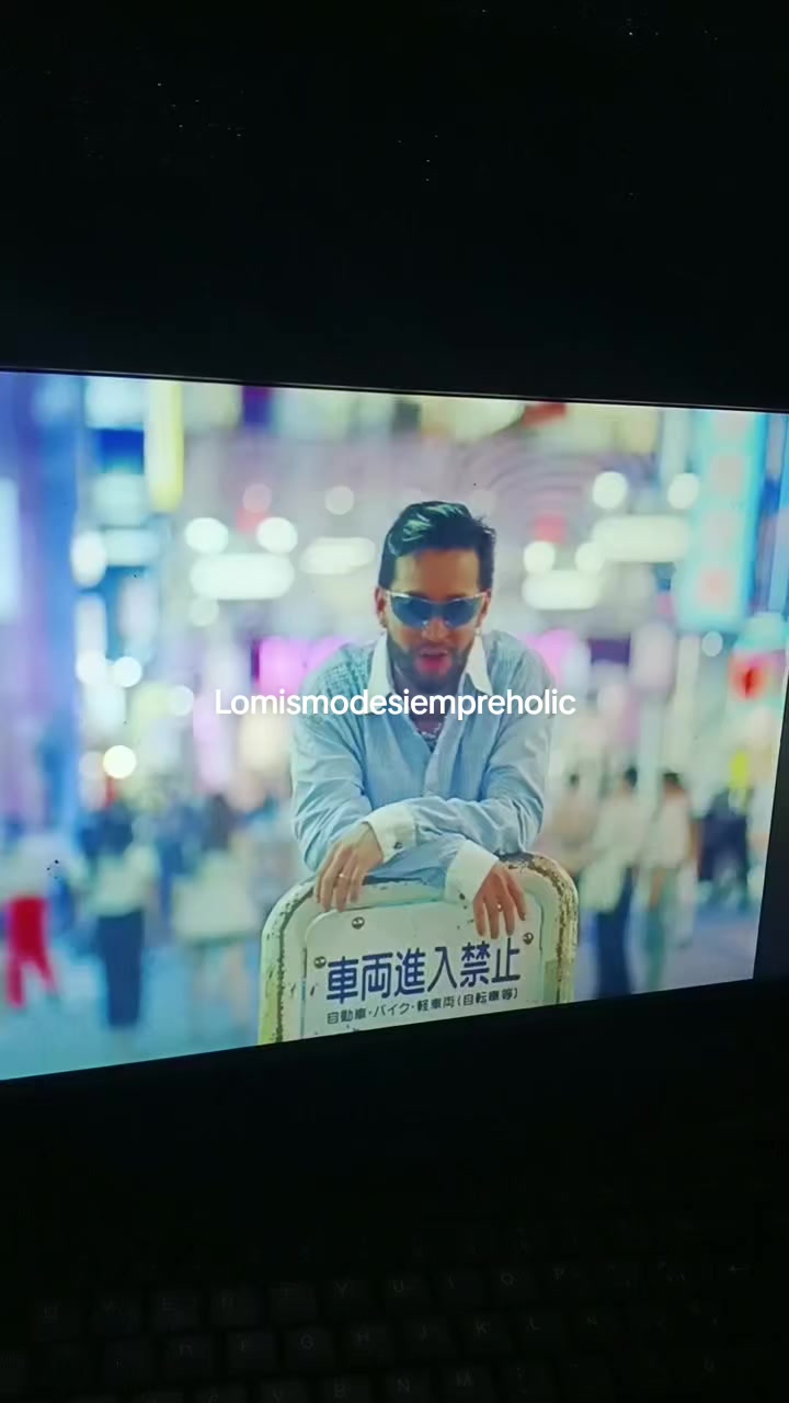 @🎧