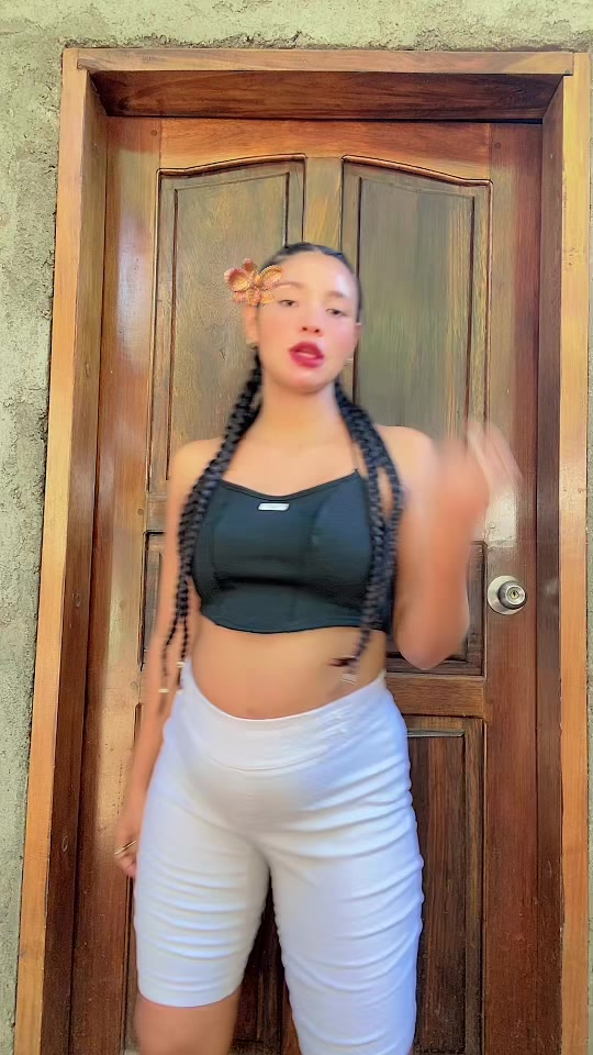 @L u c í A