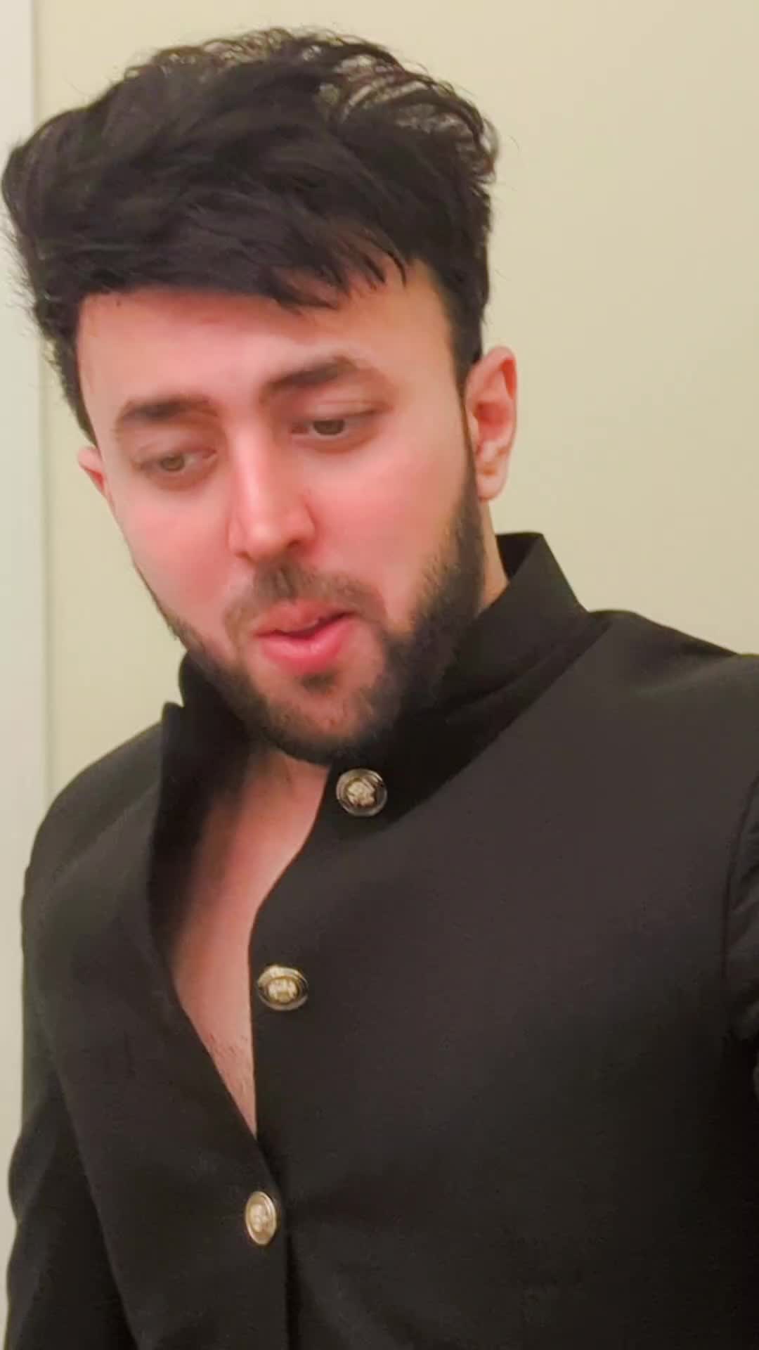 @𝘍uzz