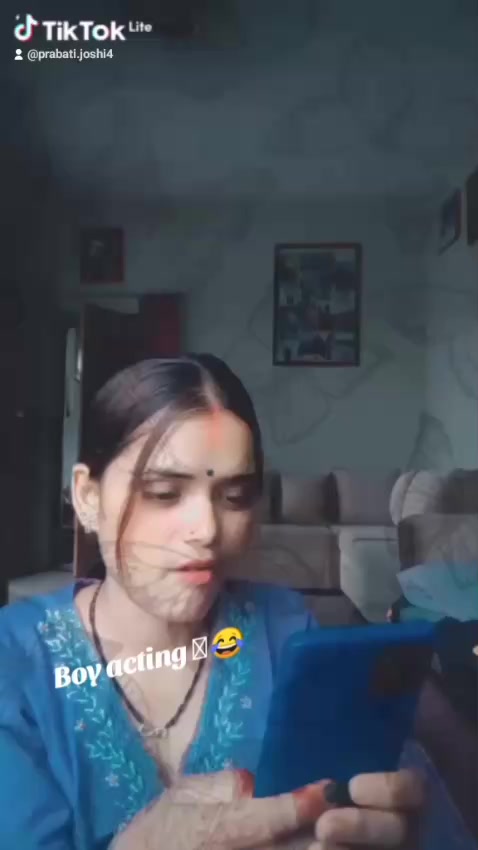 @LaX__मी 💰👀