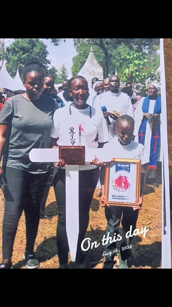 @Claudia tenai🇰🇪