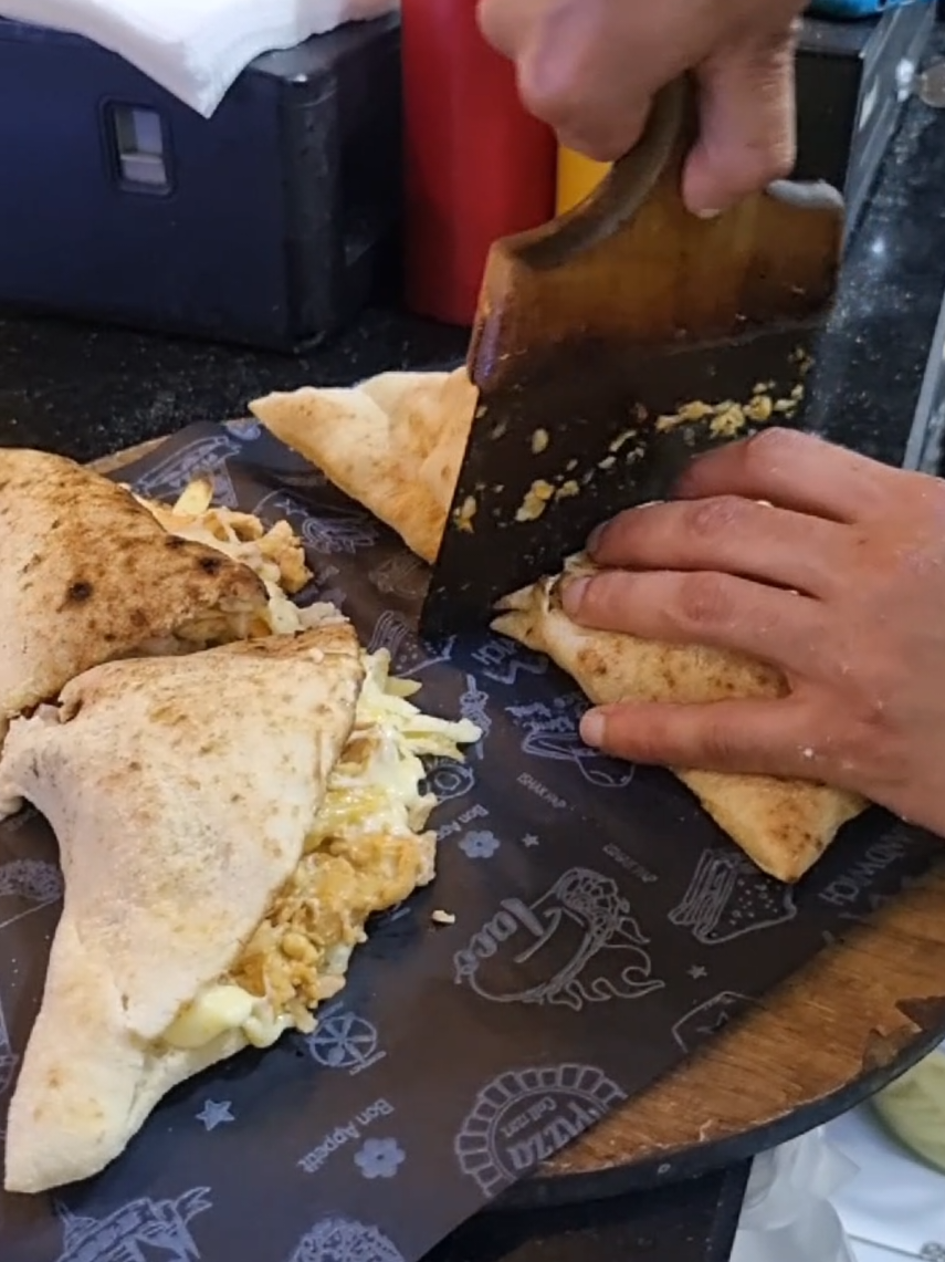 @Lacrosta_pizzeria