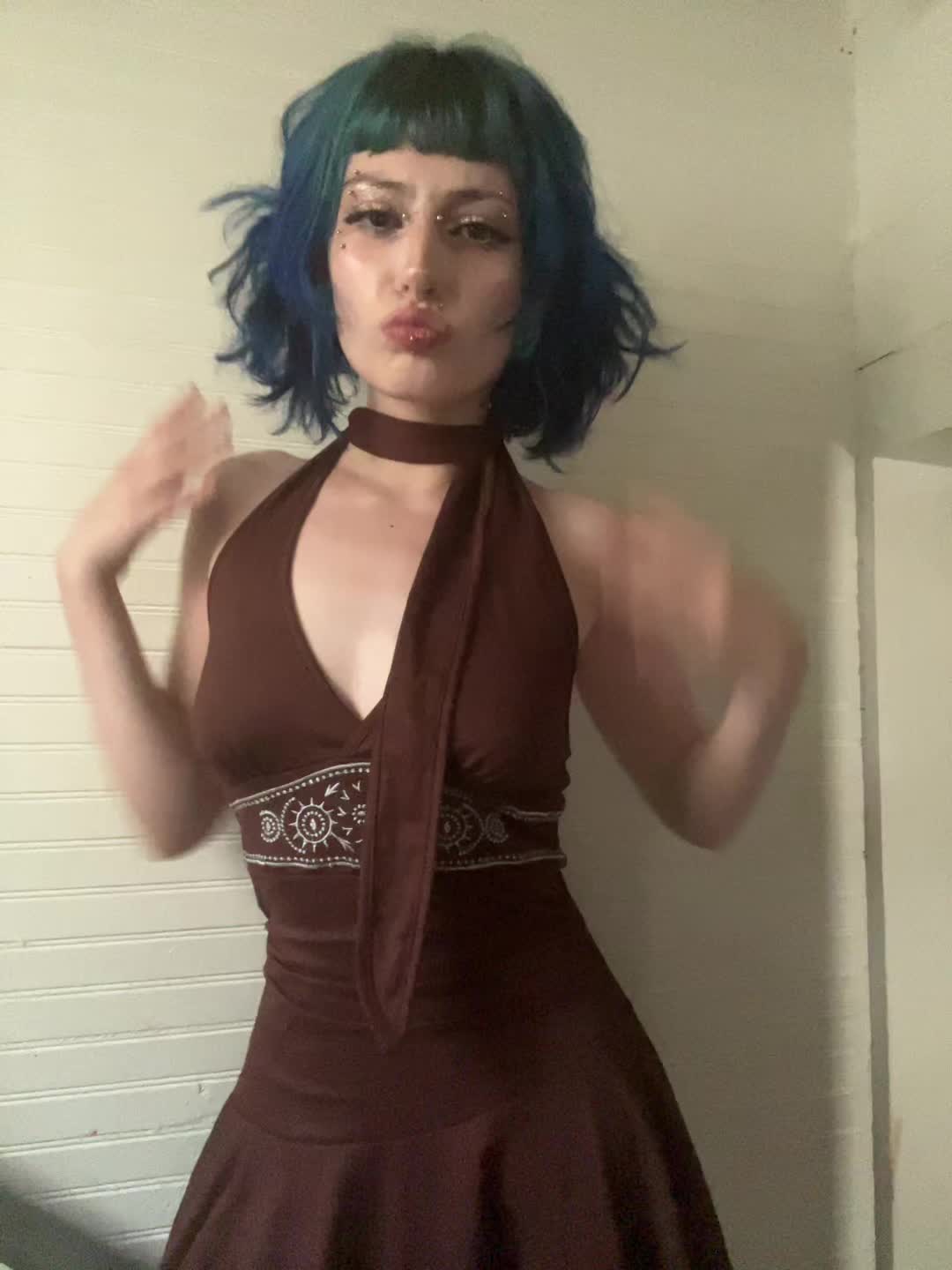 @delilah 🐝💛
