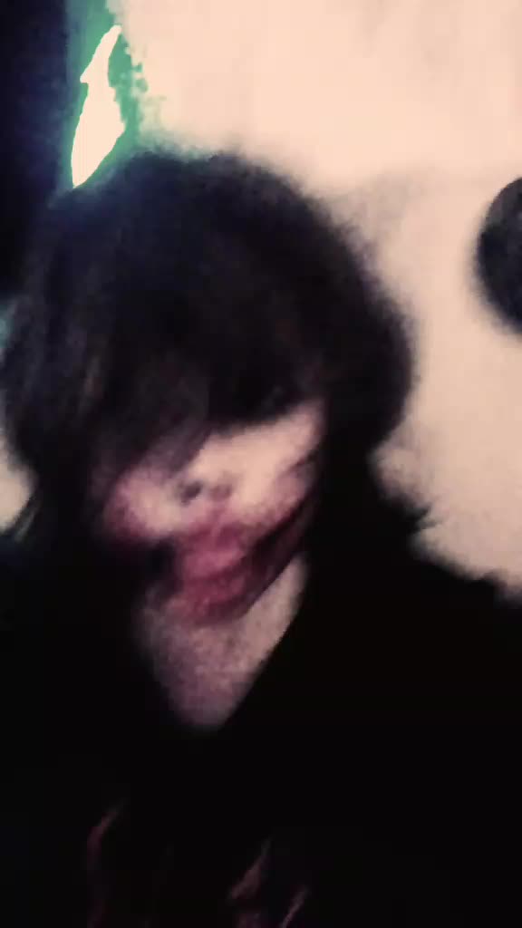 @~♪★𝔲𝔯 𝔪𝔬𝔪𝔰 𝔱𝔥𝔬𝔫𝔤★♪~