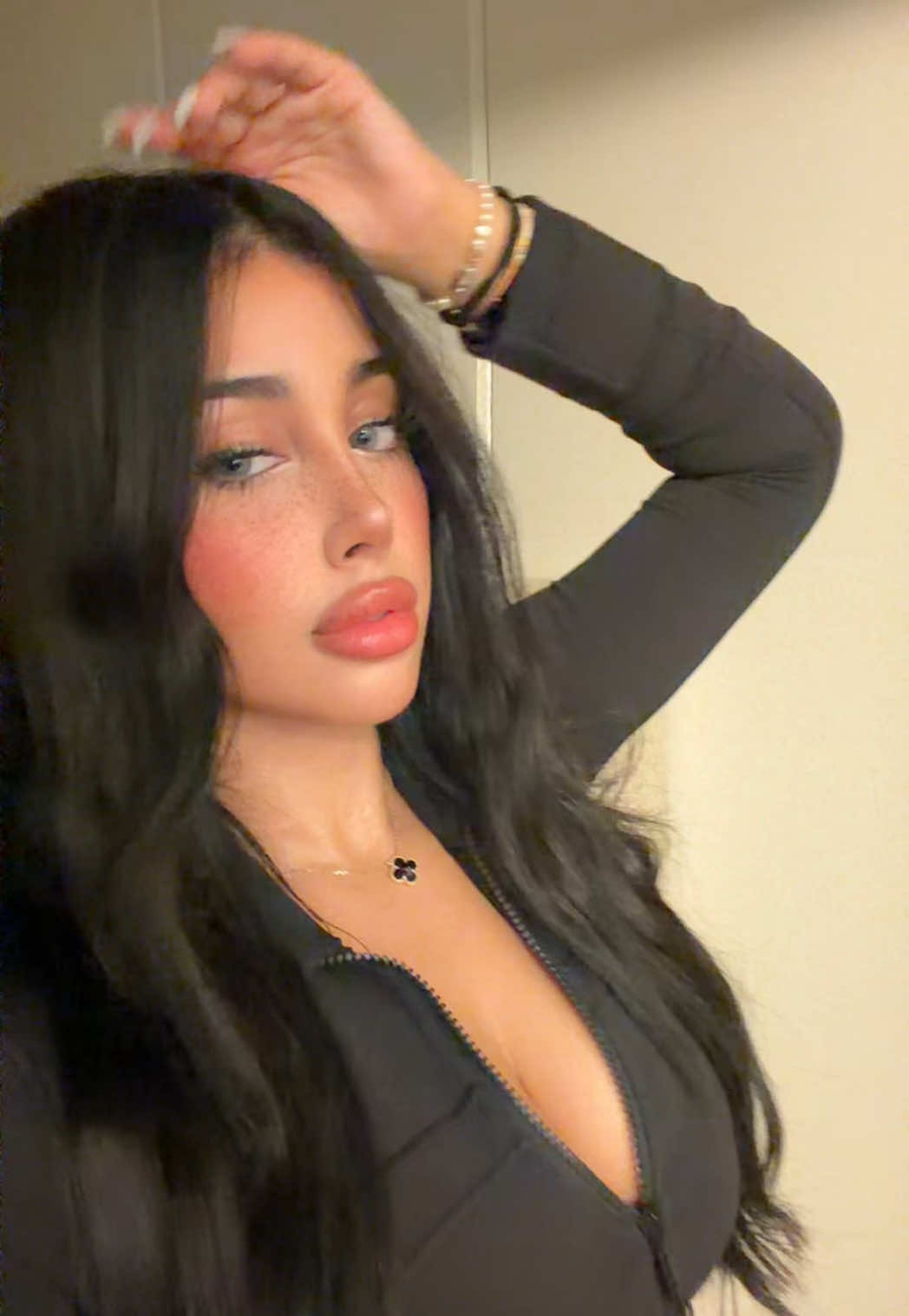 @𝖒𝖎𝖒𝖎🦅