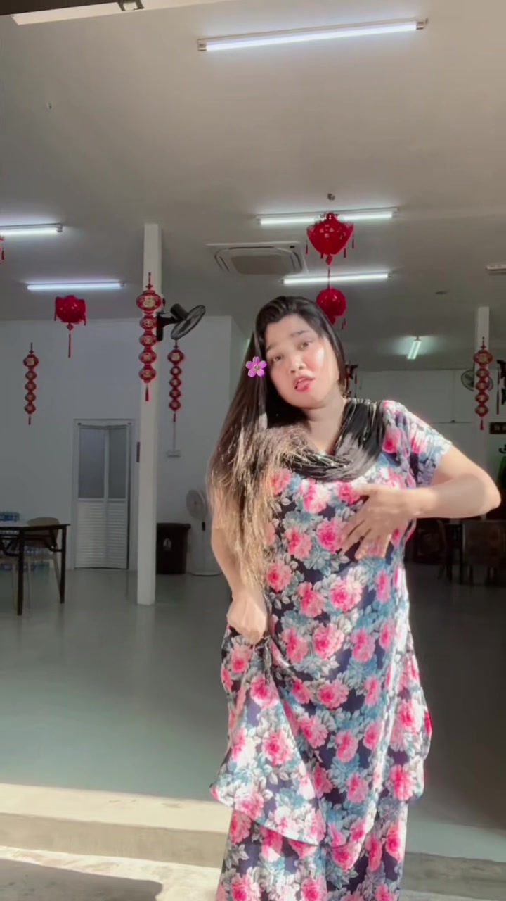@হাসির 💋 রানি