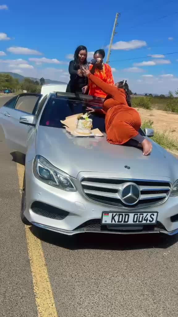 @Elle Wambua 🇰🇪