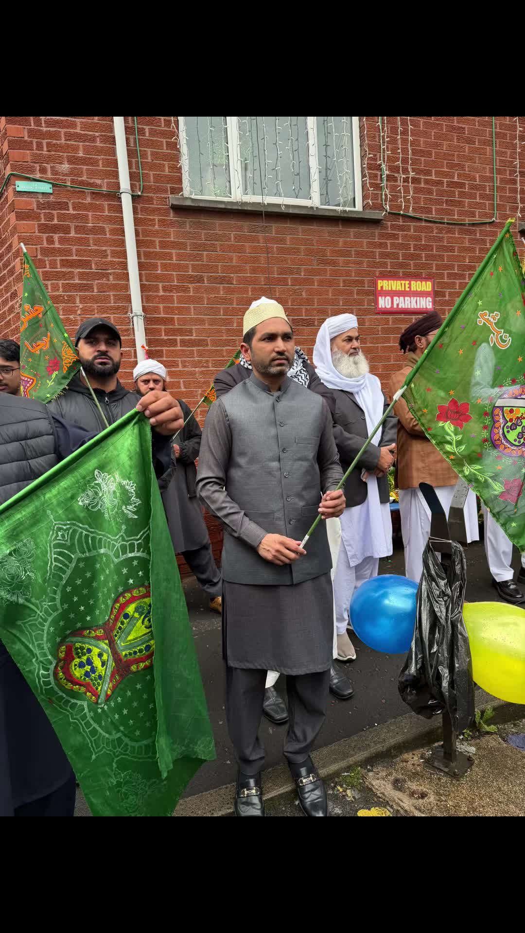 @Mohsin RaZa 🇵🇰🇬🇧