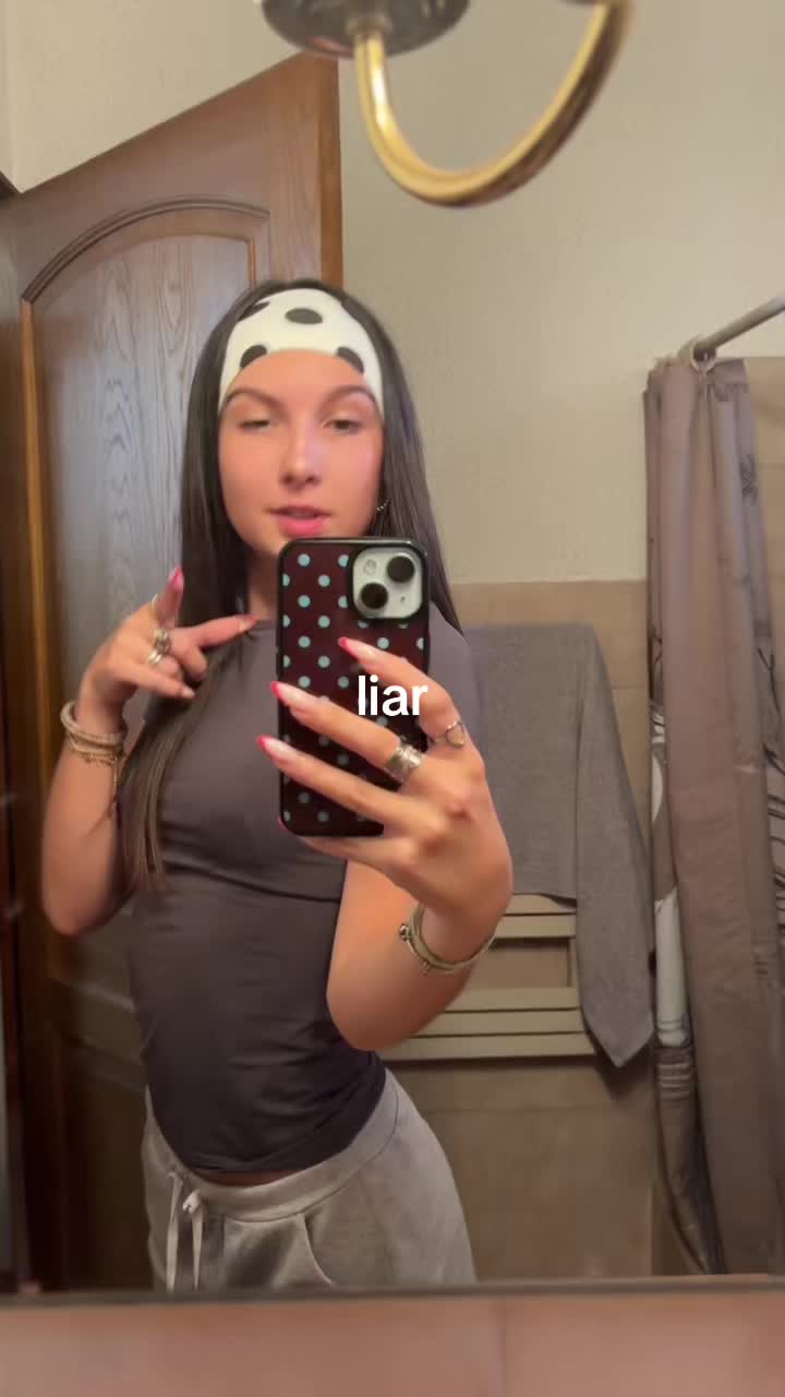@lola