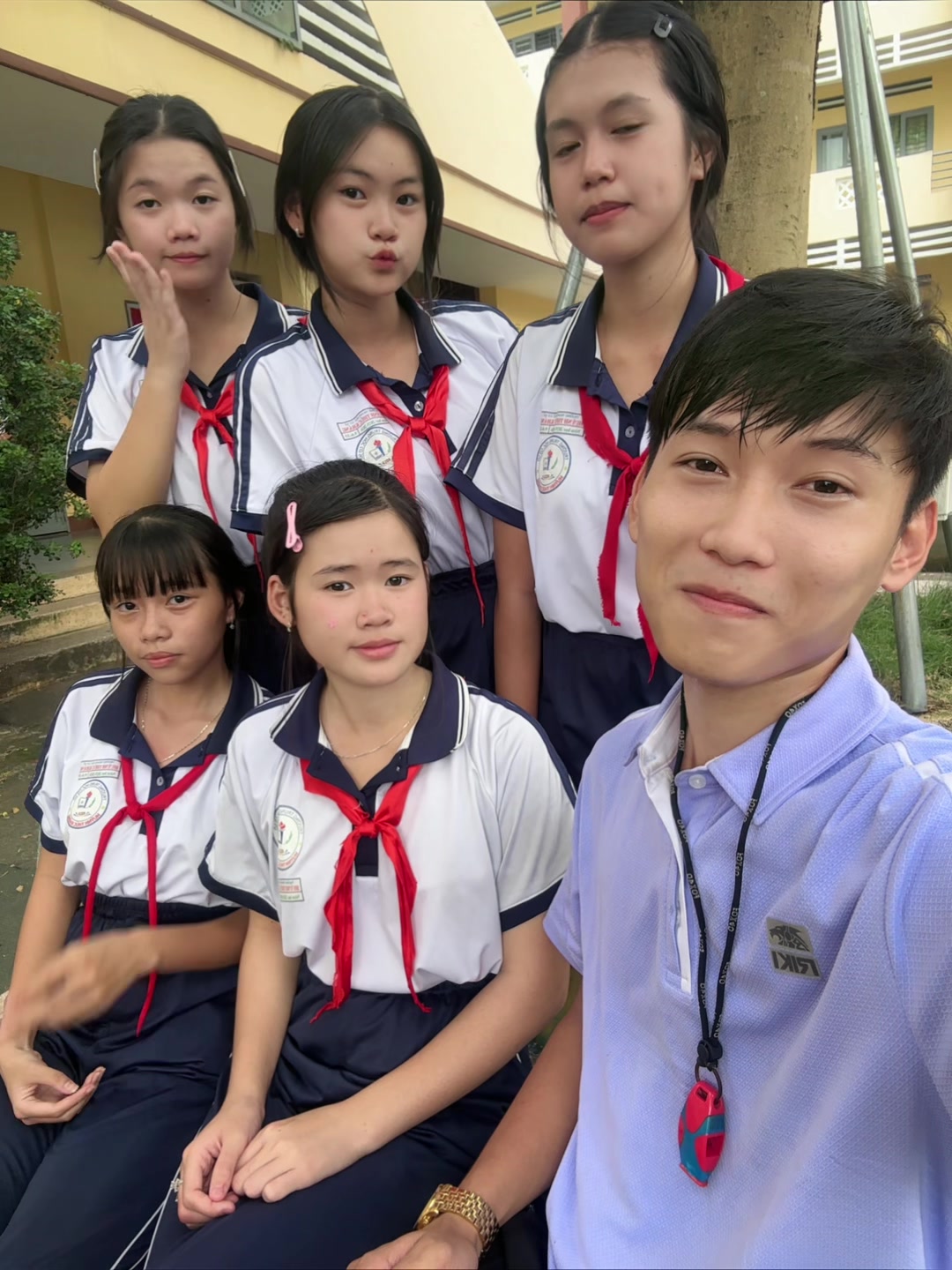 @sáng dạy tối quậy