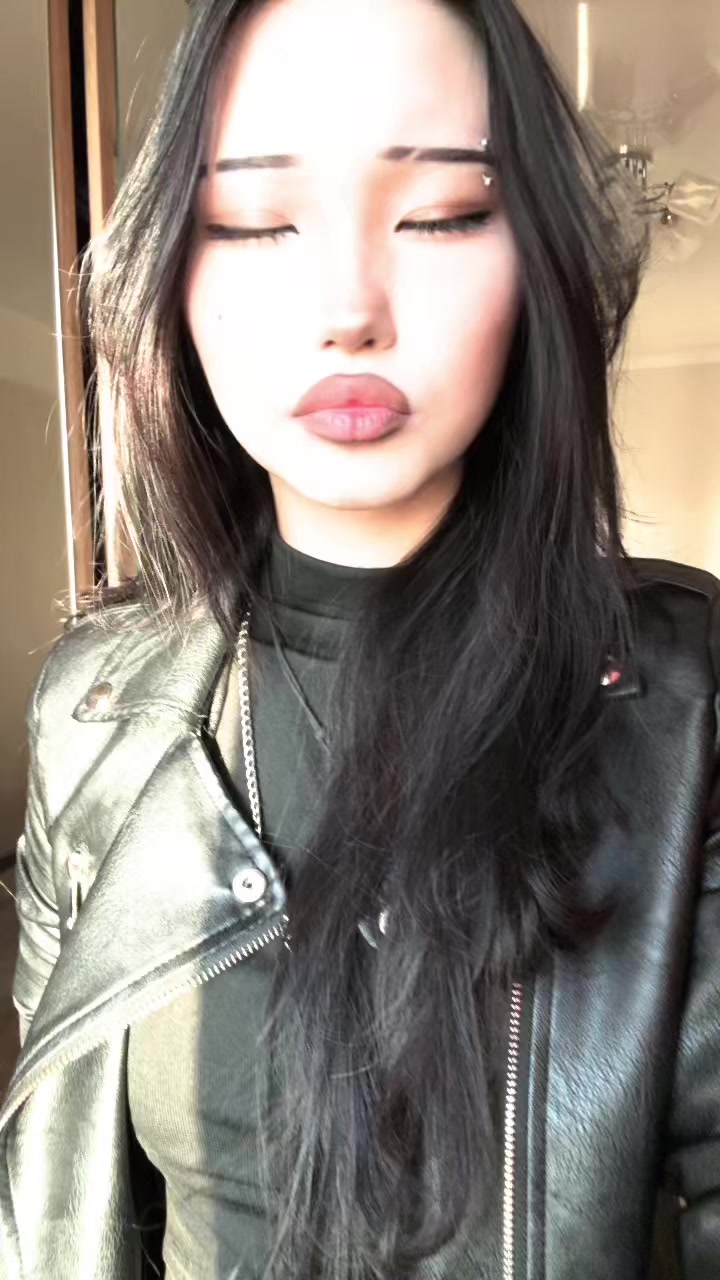 @Мия