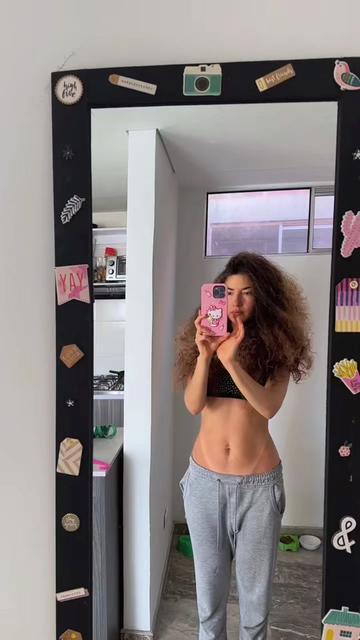 @Veronicanelangi