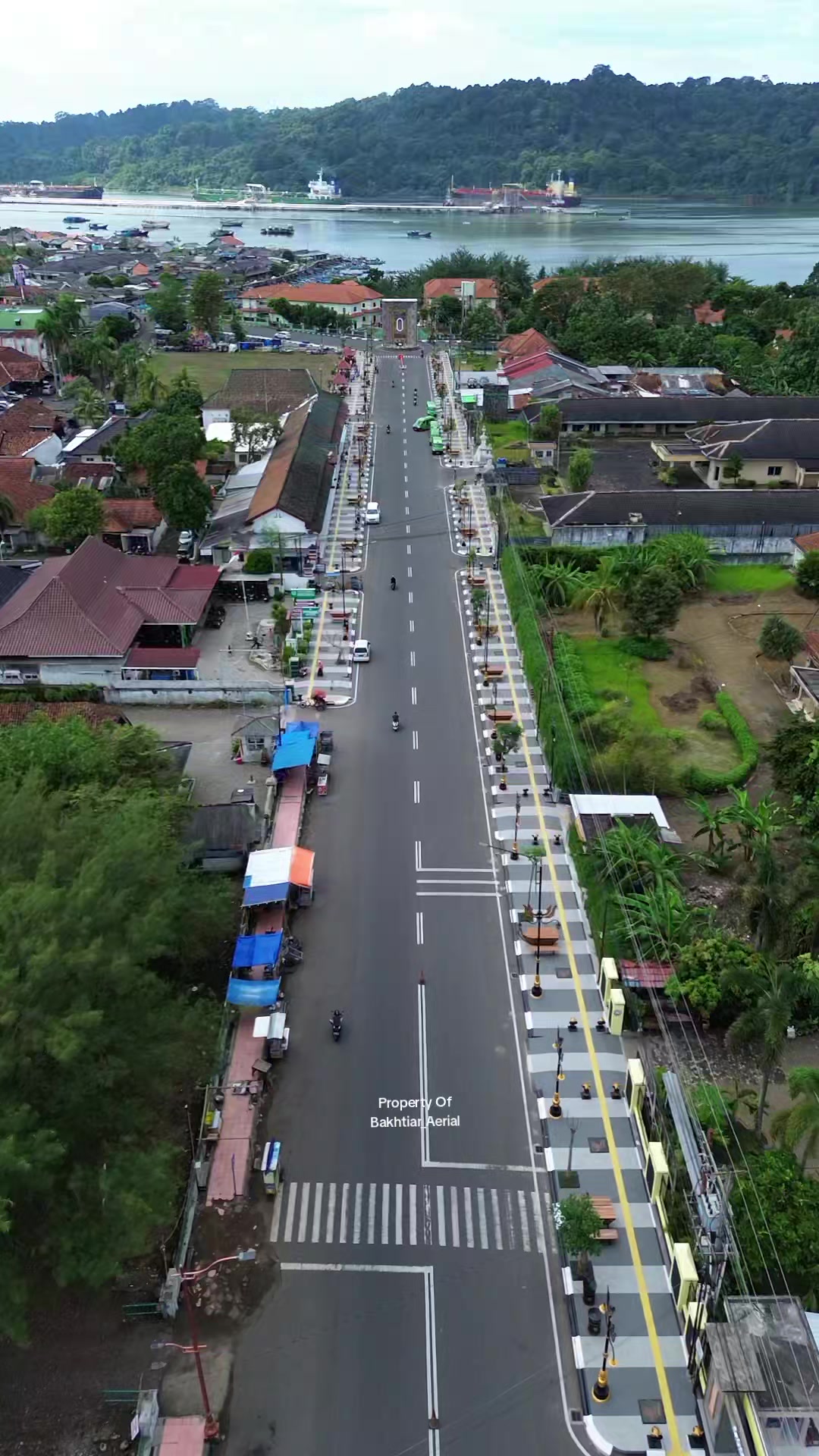 @Bakhtiar_Aerial/Warung_MbaTari