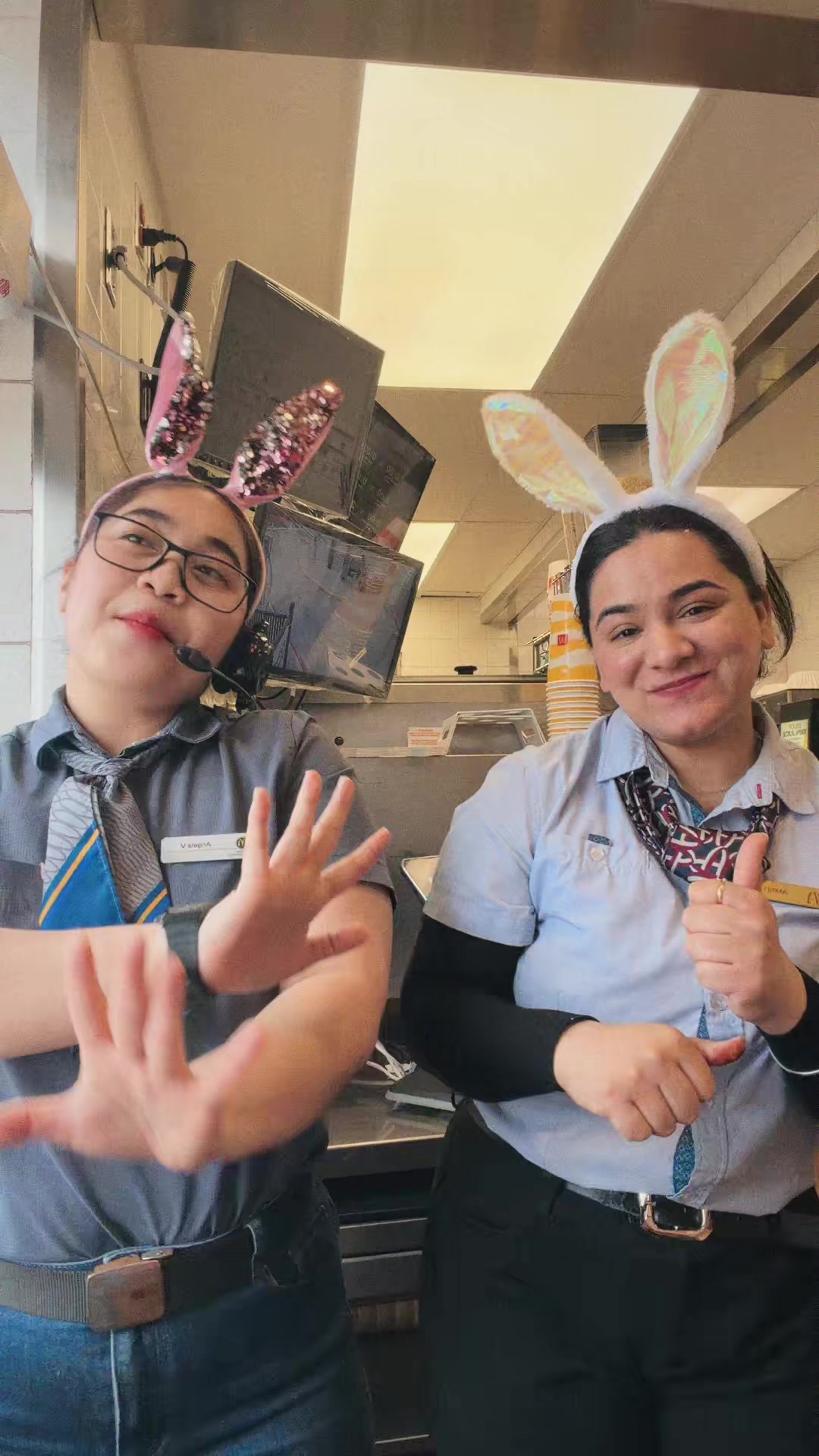 @chicken Sandwich large coffee