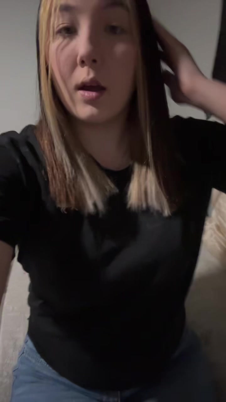 @Lauras.spam<3