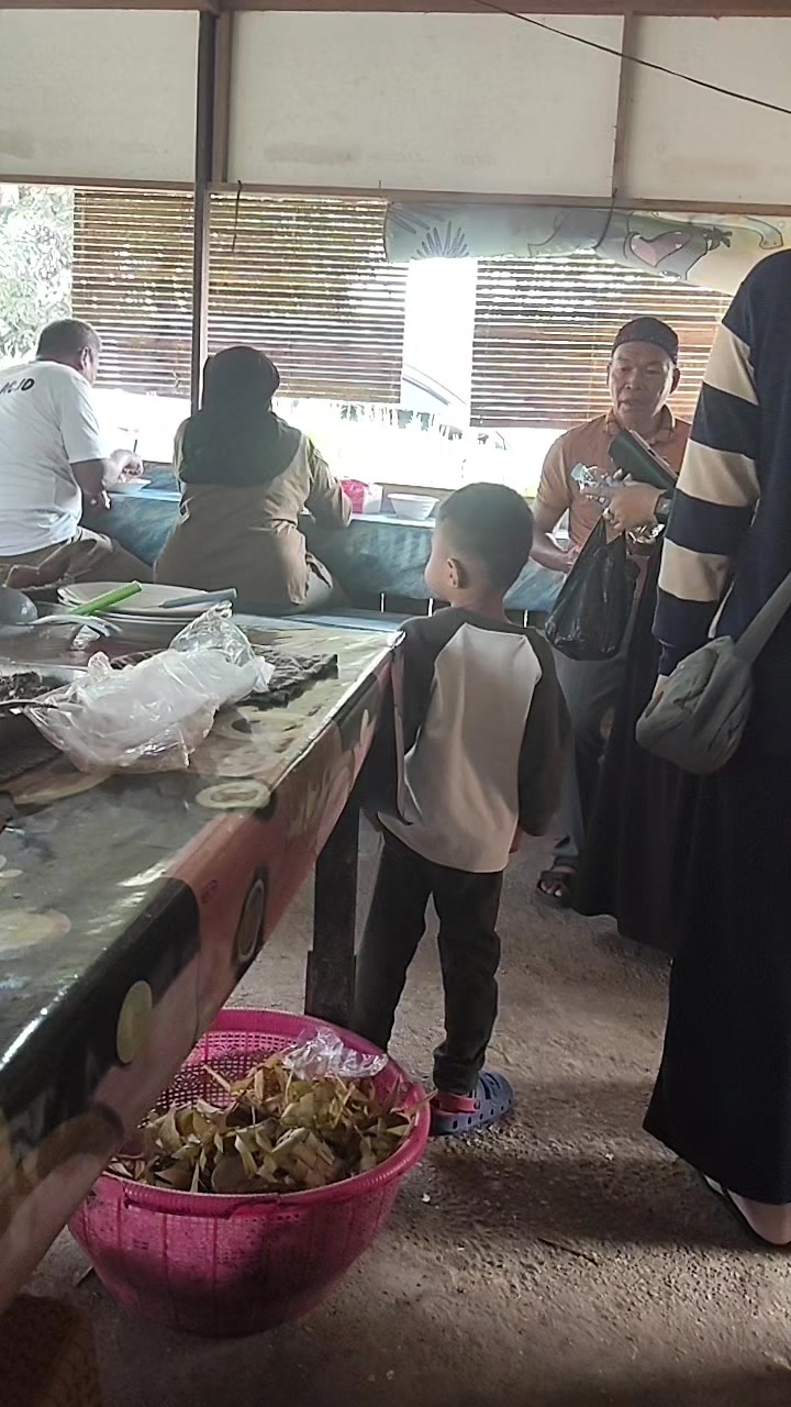 @warung katupat acil ella