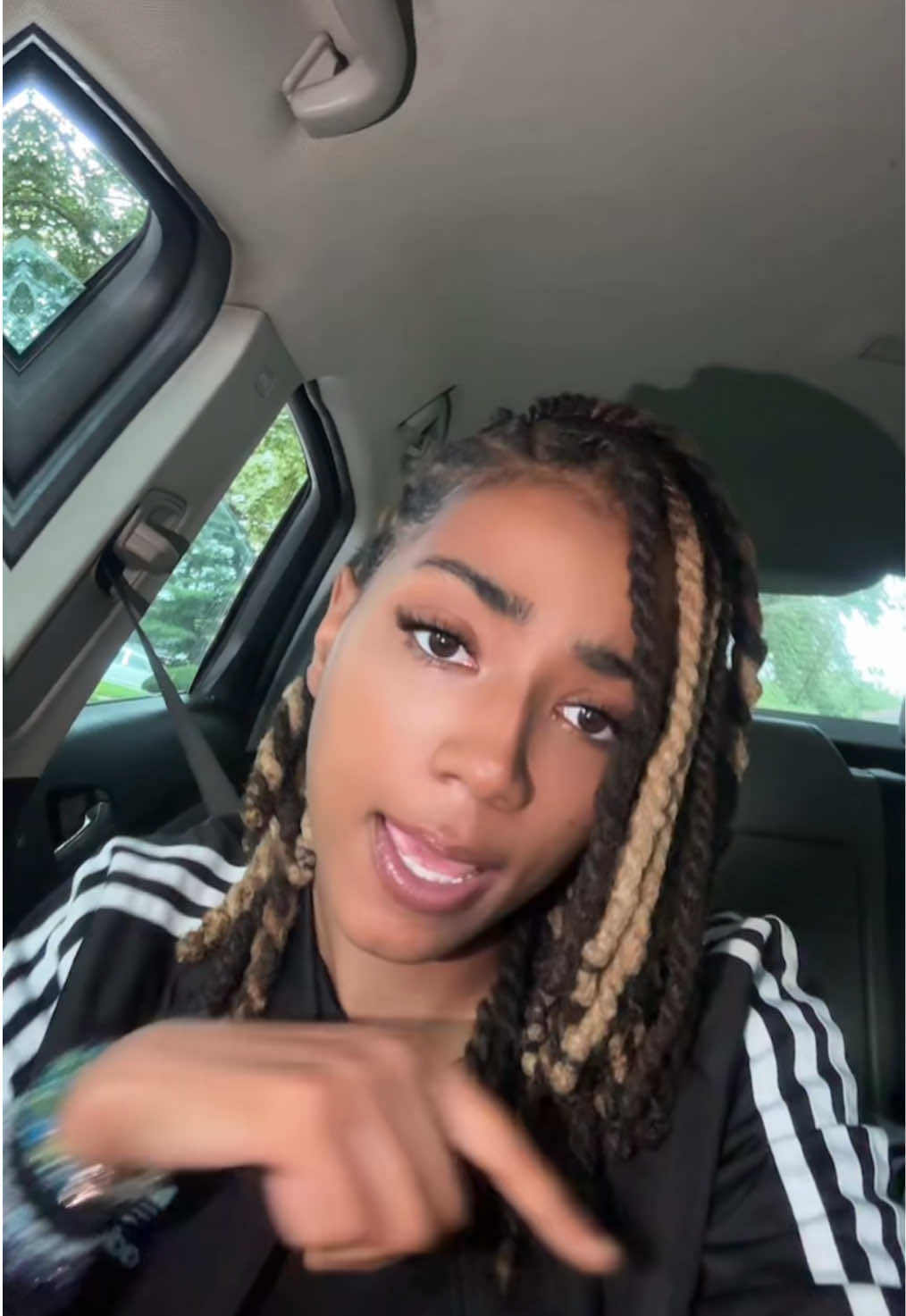 @QueenEyeDivine
