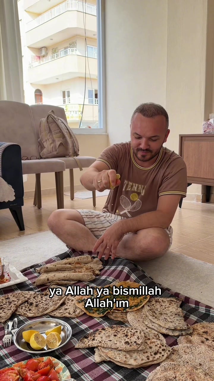 @Bug&uuml;n Ne Yesek Yaa ?