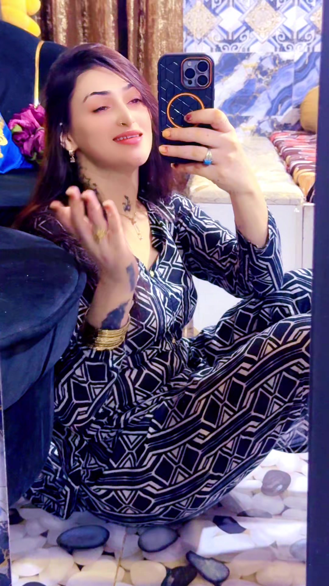 @Misses Karachi zindage