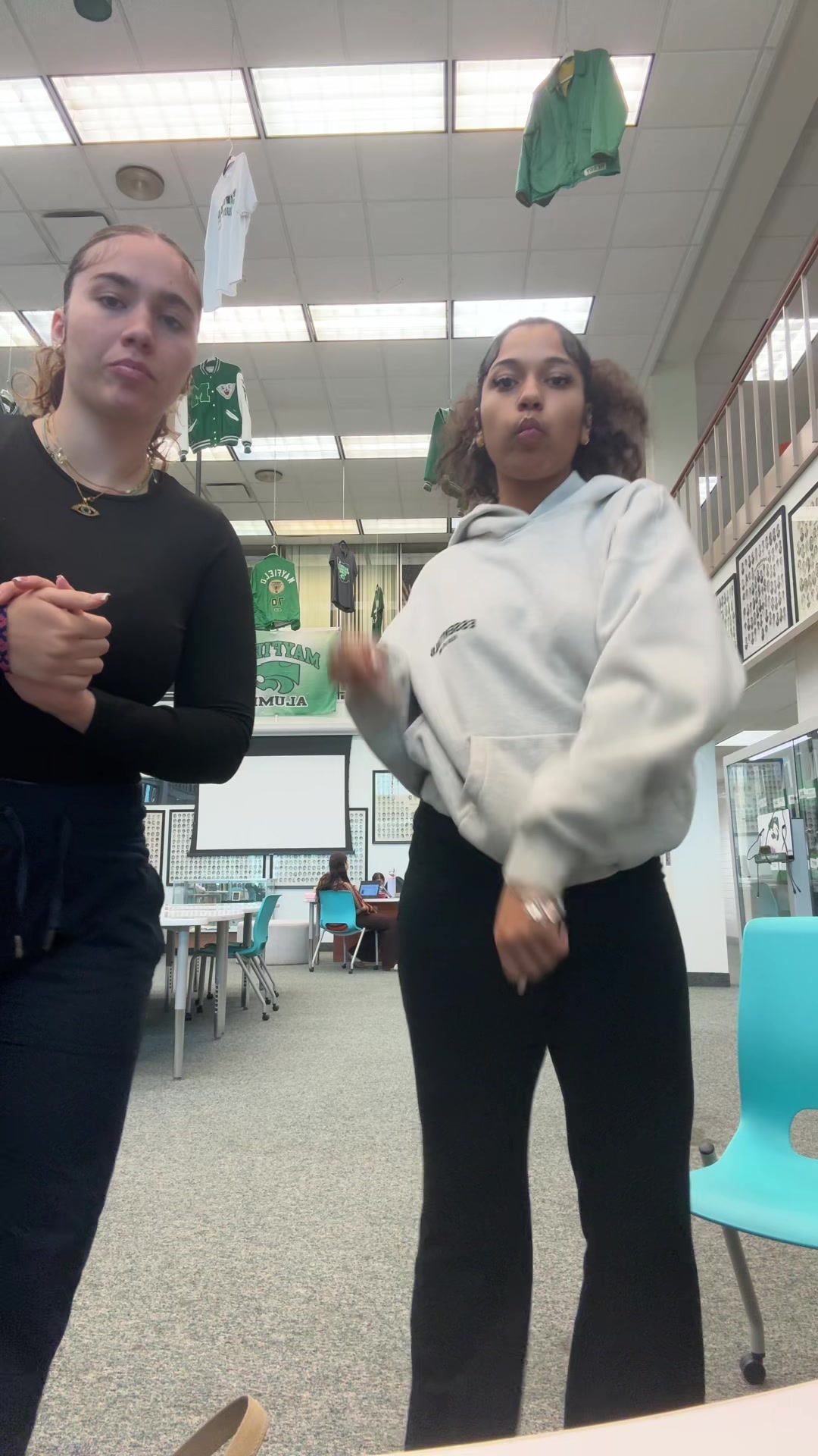 @lonelylightskin