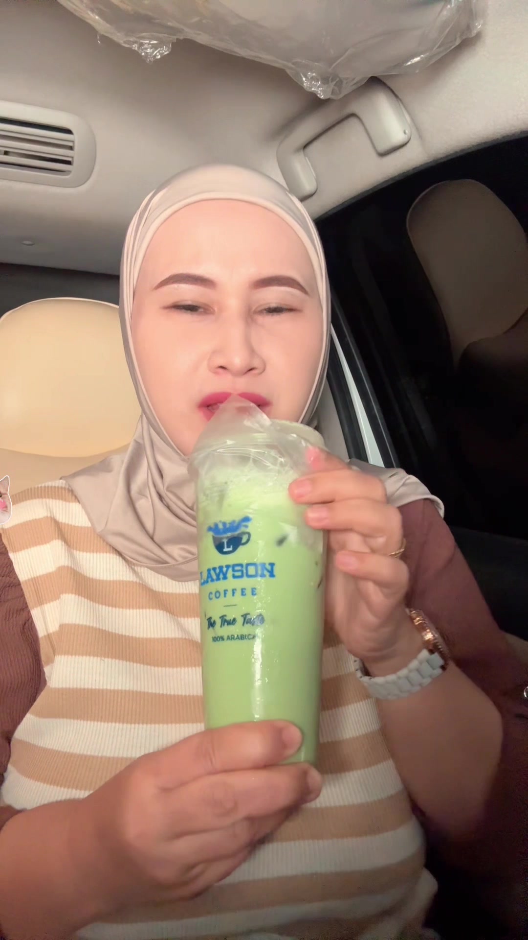 @Mama Akbar Alicia