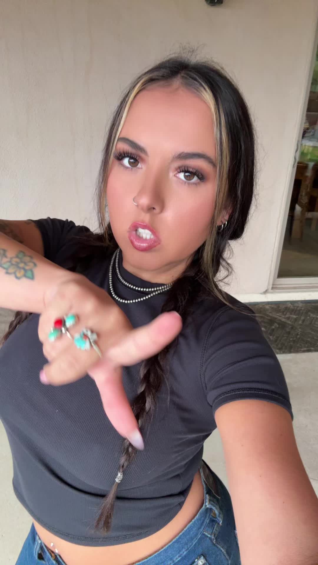 @pikivids_