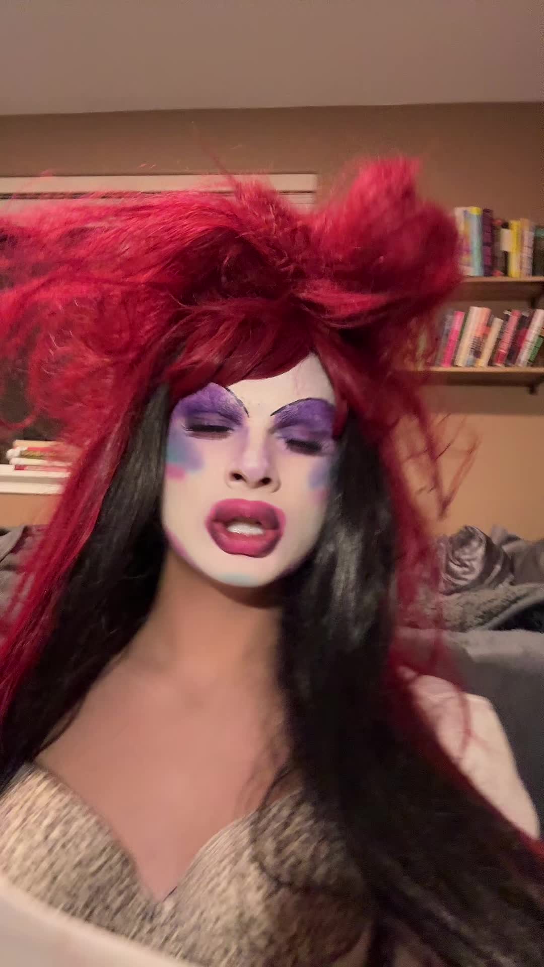 @sylvia_dotcom