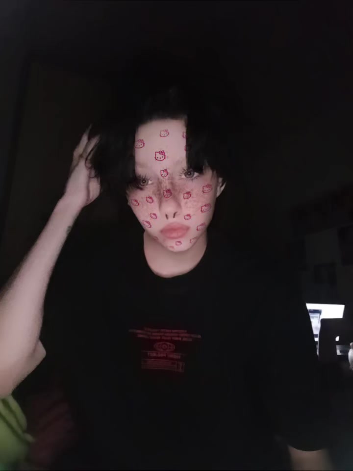 @кто я?👹