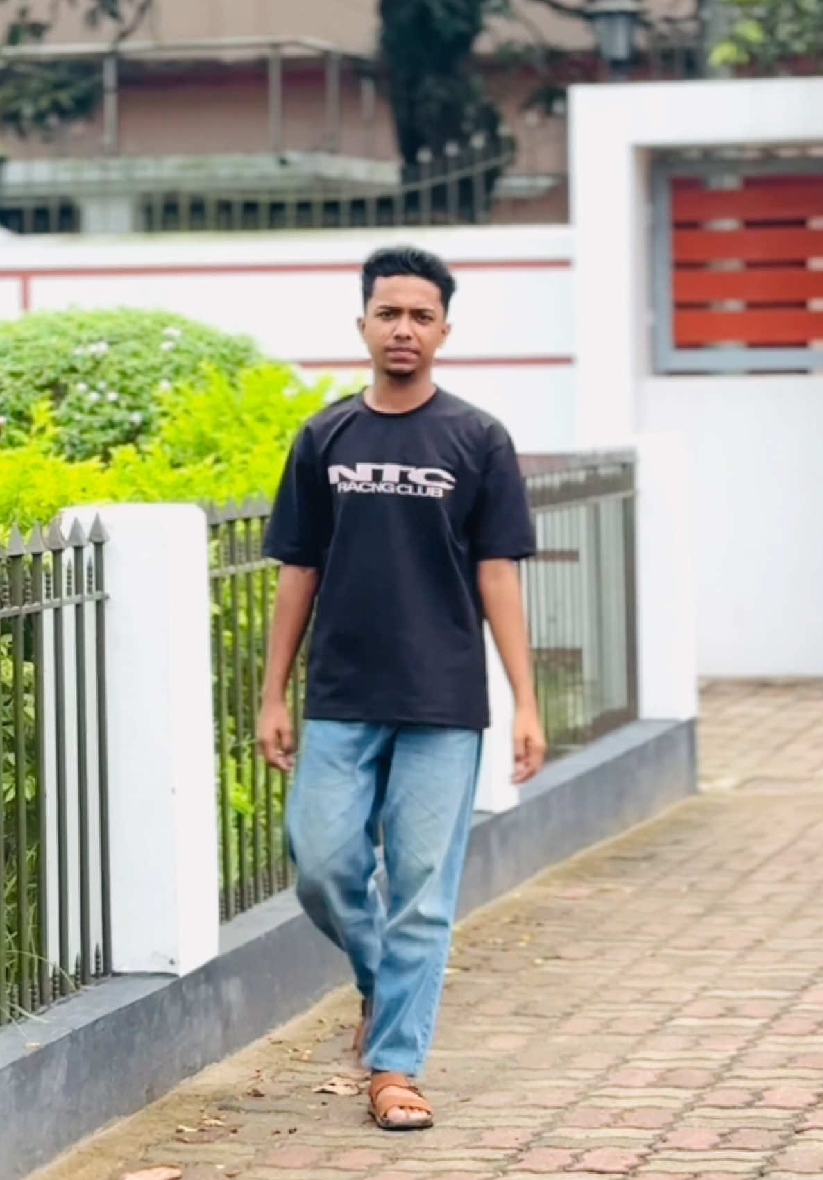 @🖤EM🍗AN😩🎧