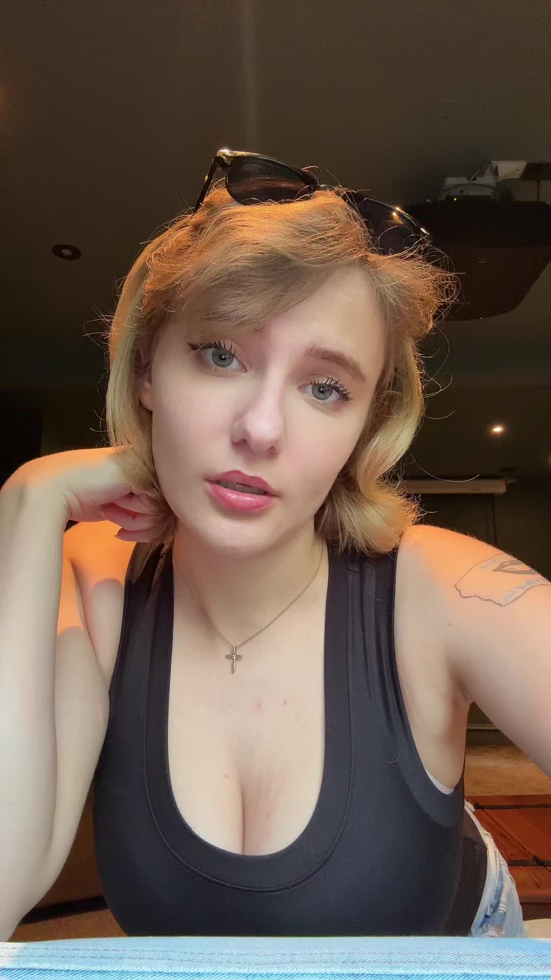 @Jenny🥀