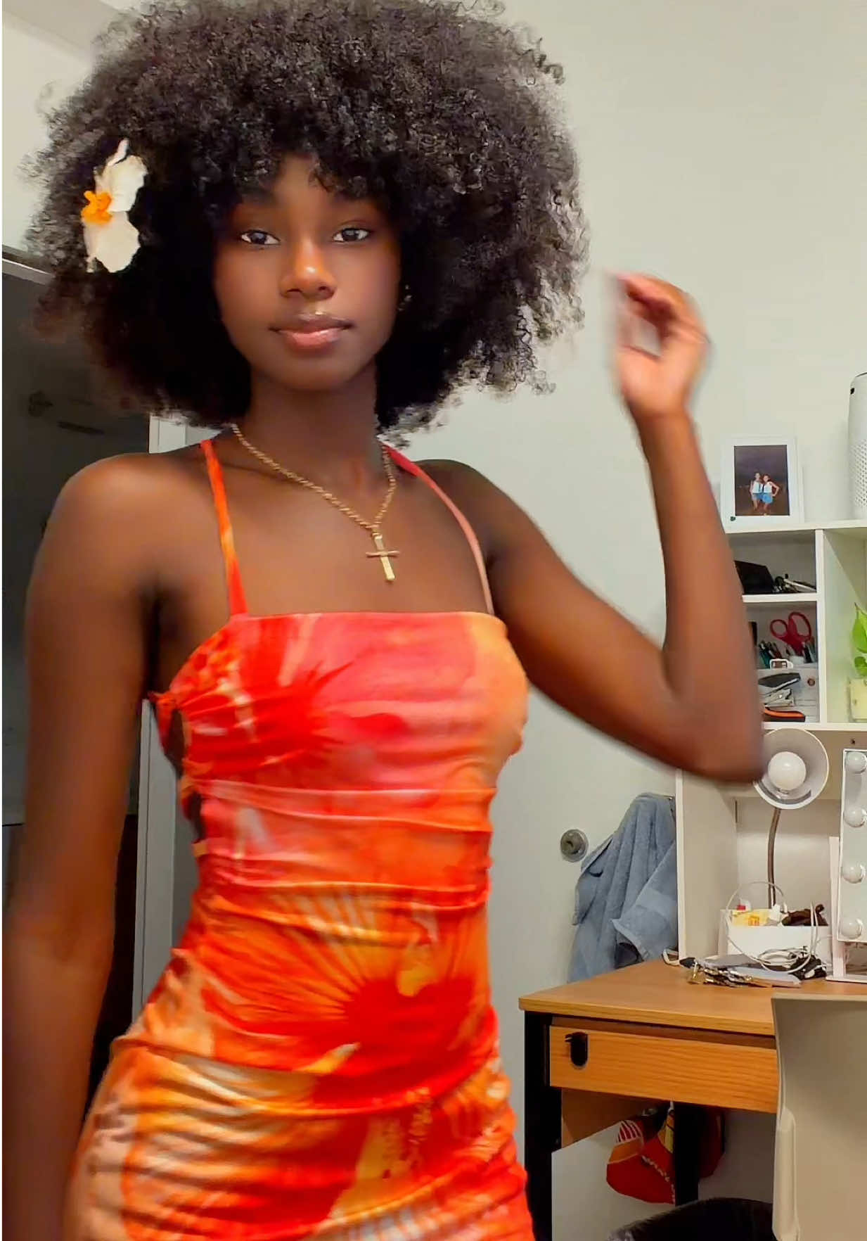 @𝓛.