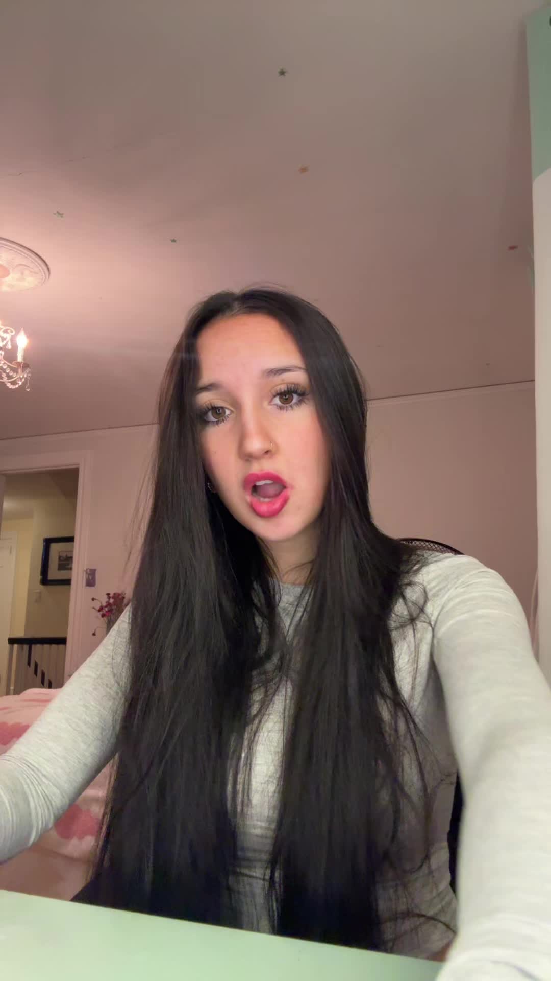 @cutehotamazinggirl