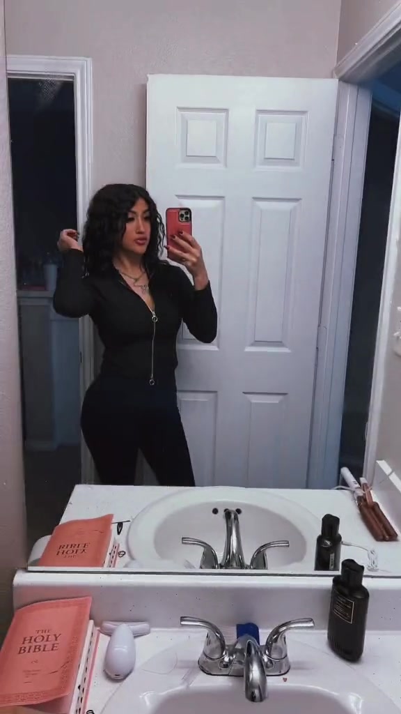 @Ashleyy Marie