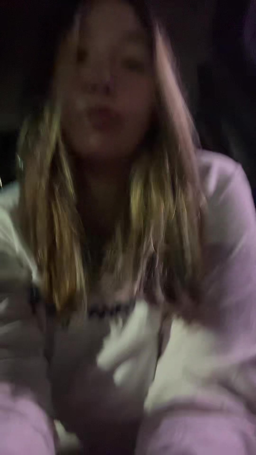 @Lauras.spam<3