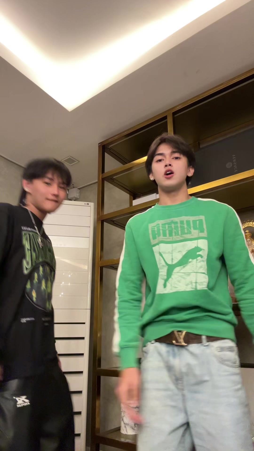 @yoshi