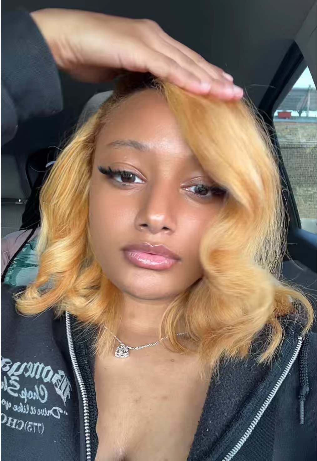 @kiarakalonn