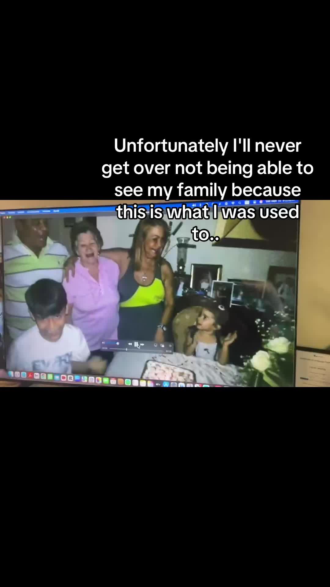 @🦦