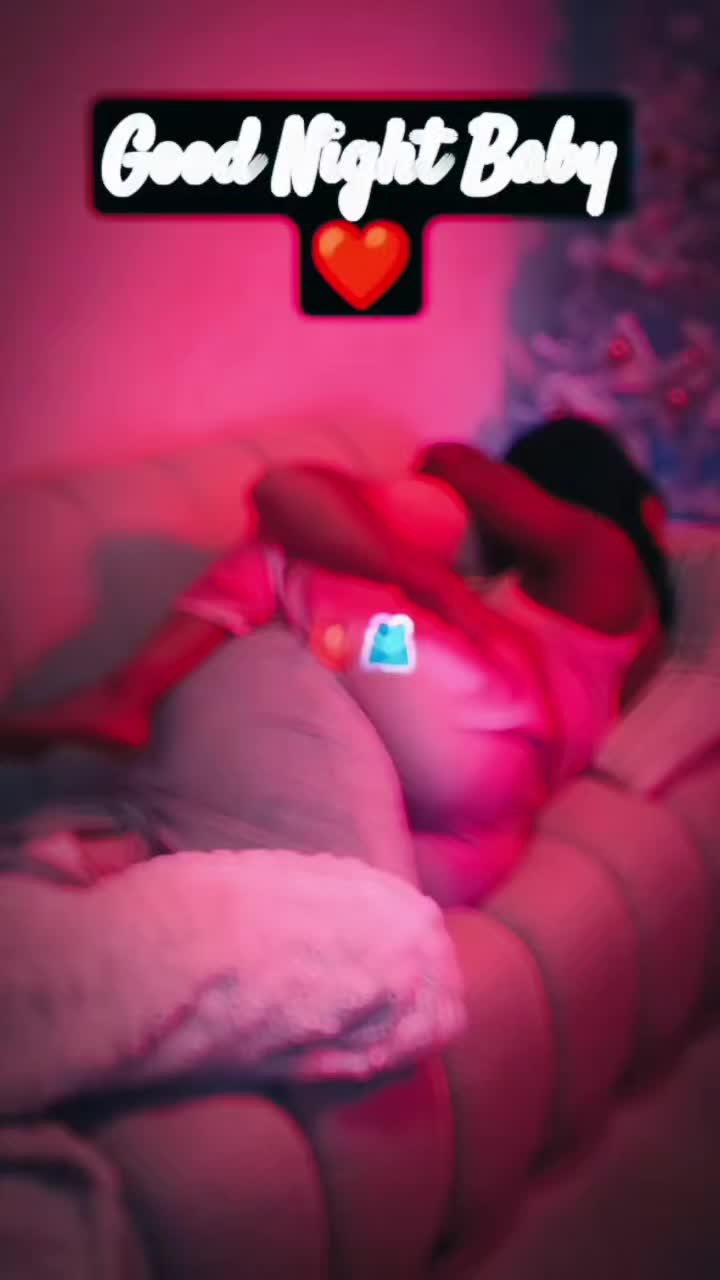 @ᵀʰᵃʸ ᶜᵃˡˡ ᵐᵉ ᶜʰⁱᵀᵃ🤫