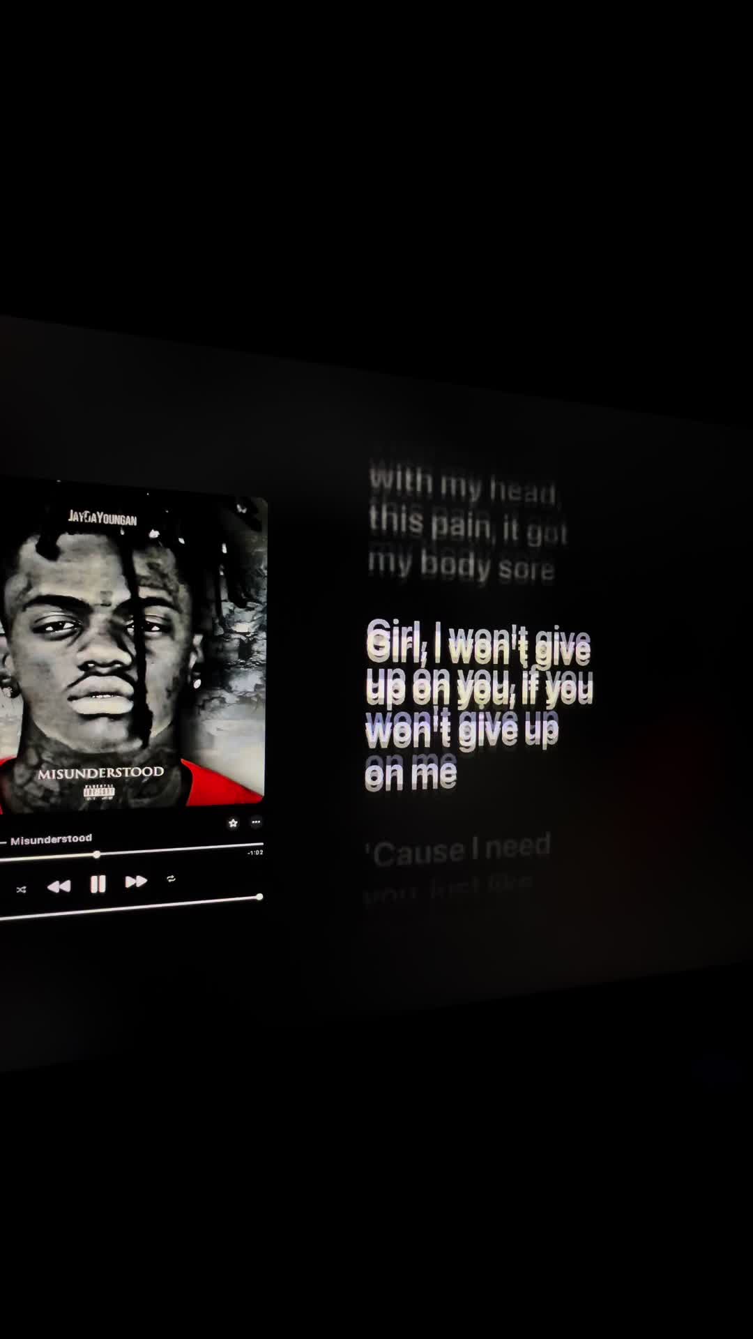 @🎧