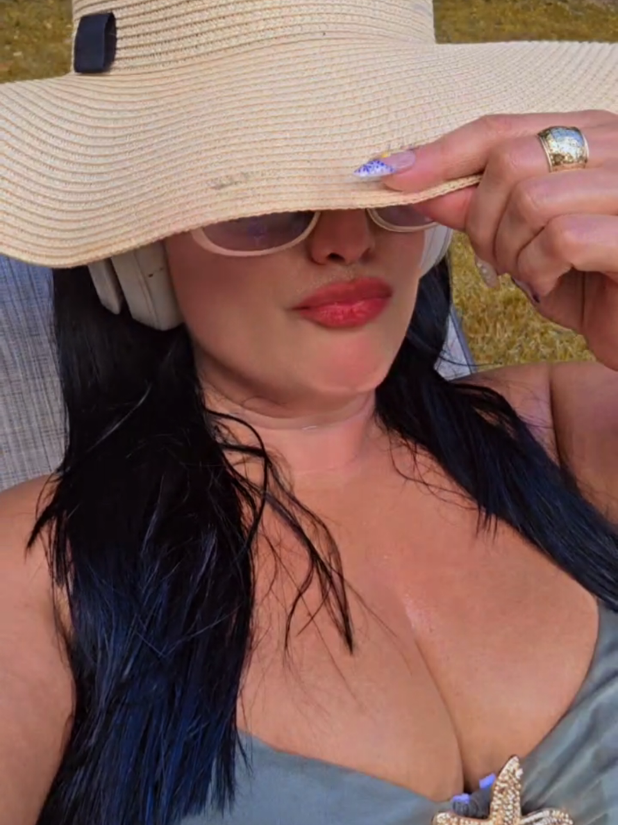 @GlowByYiluxe