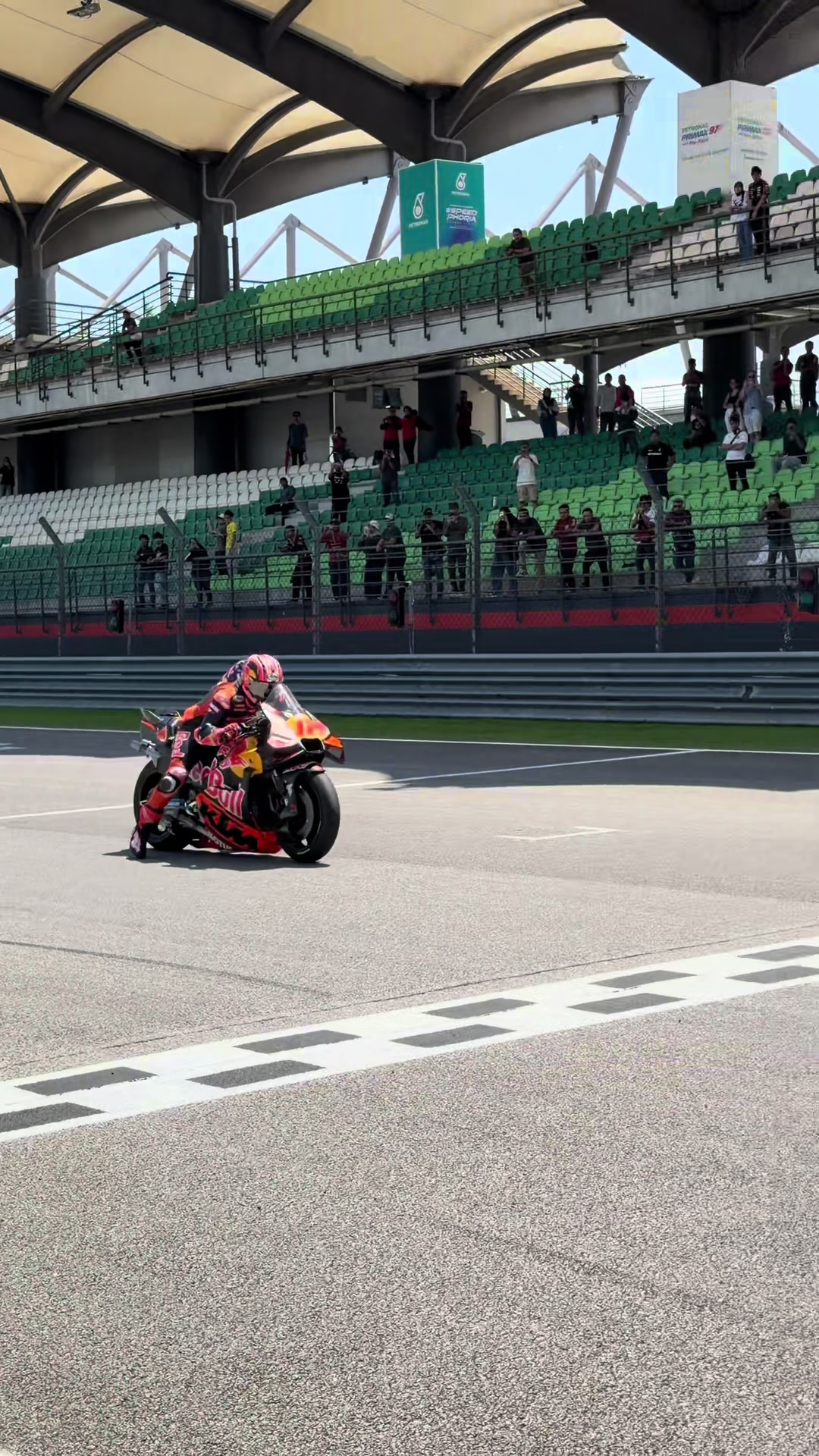@Maverick Vi&ntilde;ales