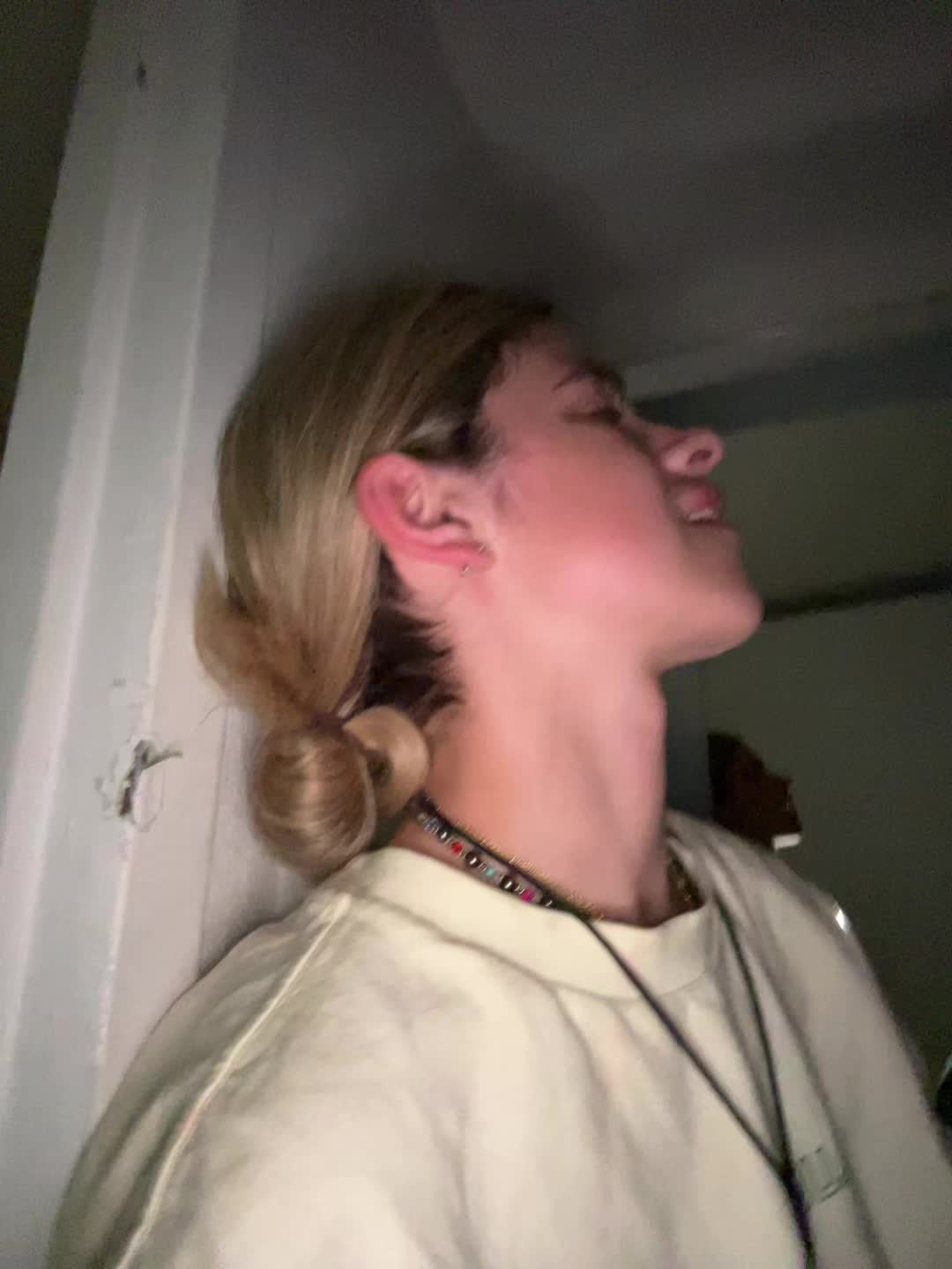 @Bella