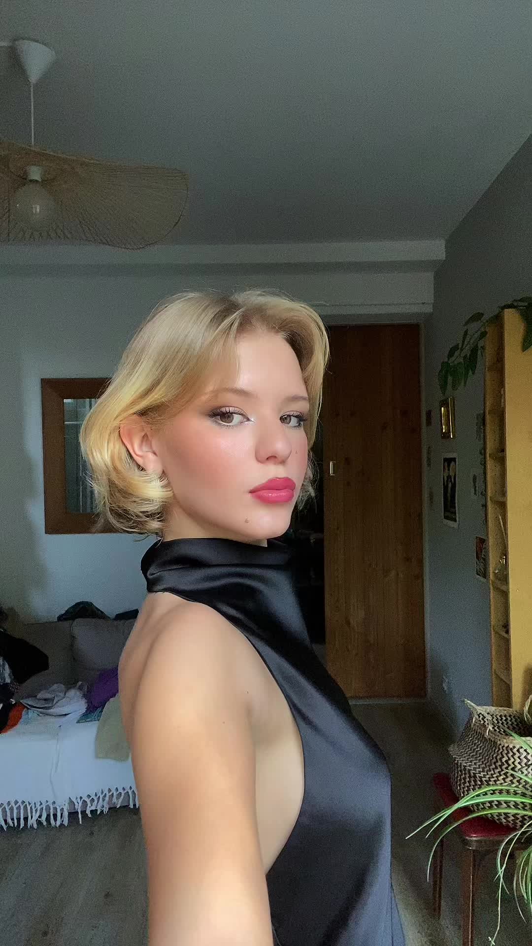@𝐅𝐚𝐧𝐭𝐢𝐧𝐞