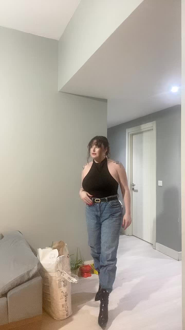 @Laramm