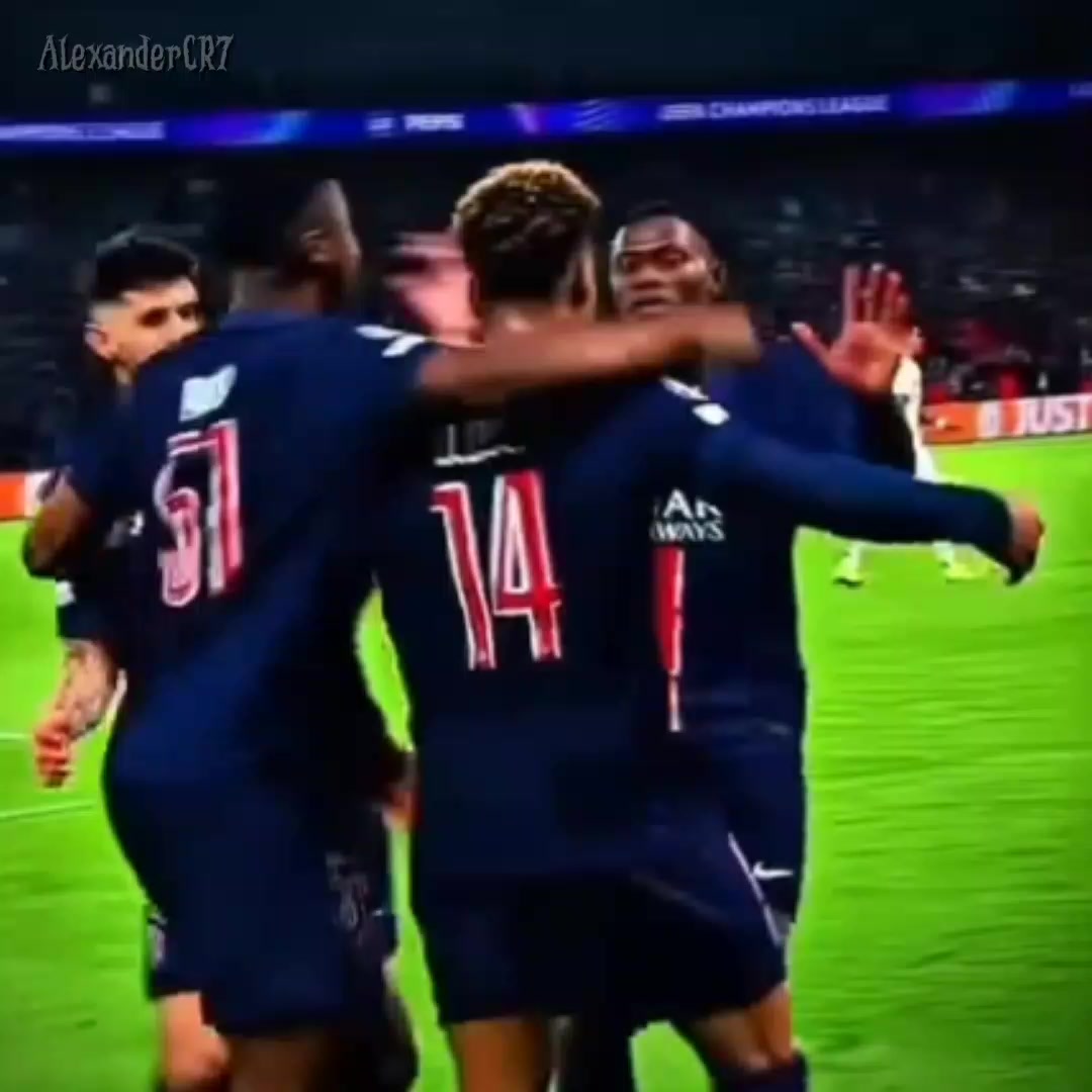 @AlexanderCR7