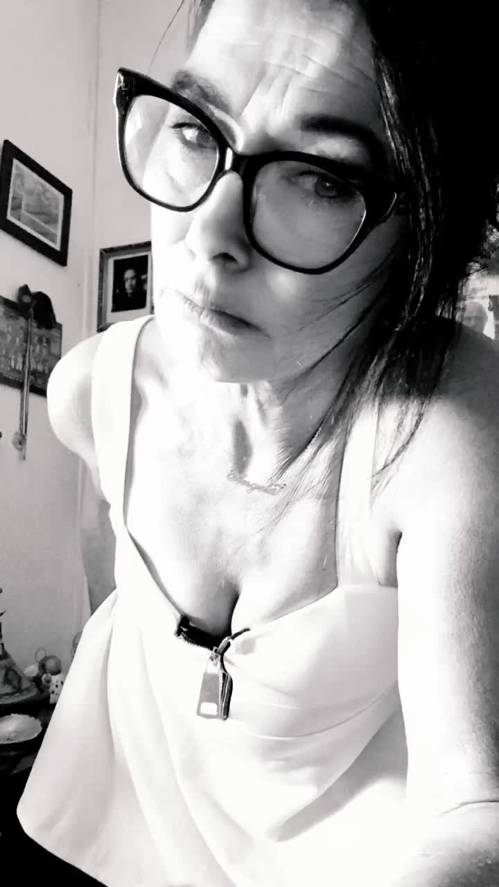 @Angy 🌟💙🩷🩵🖤🌟