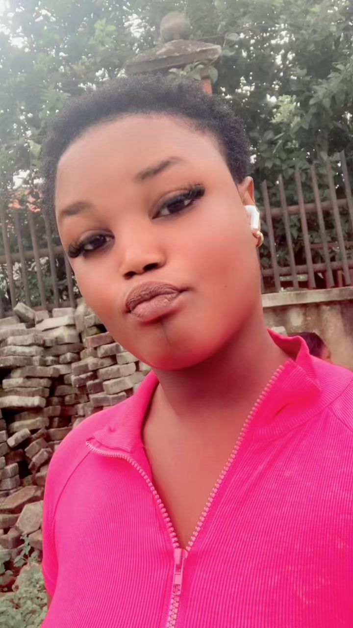 @Anikeade💕💕🥹