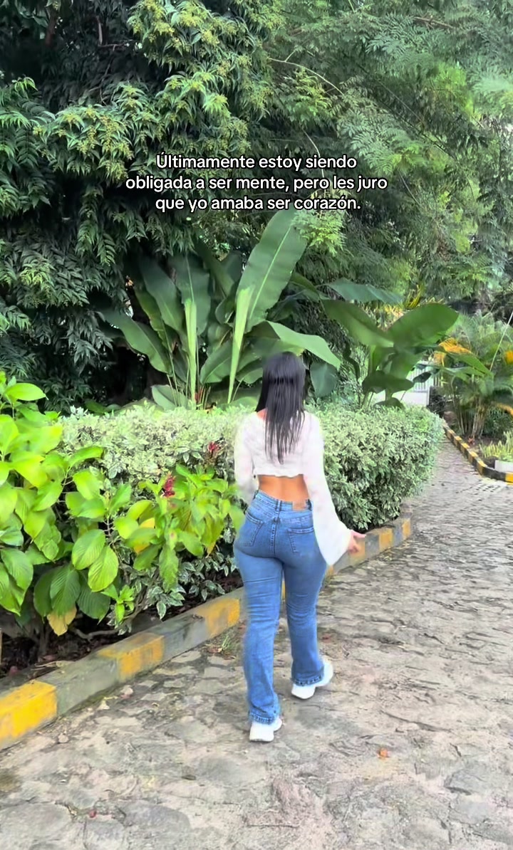 @Juliana Prada