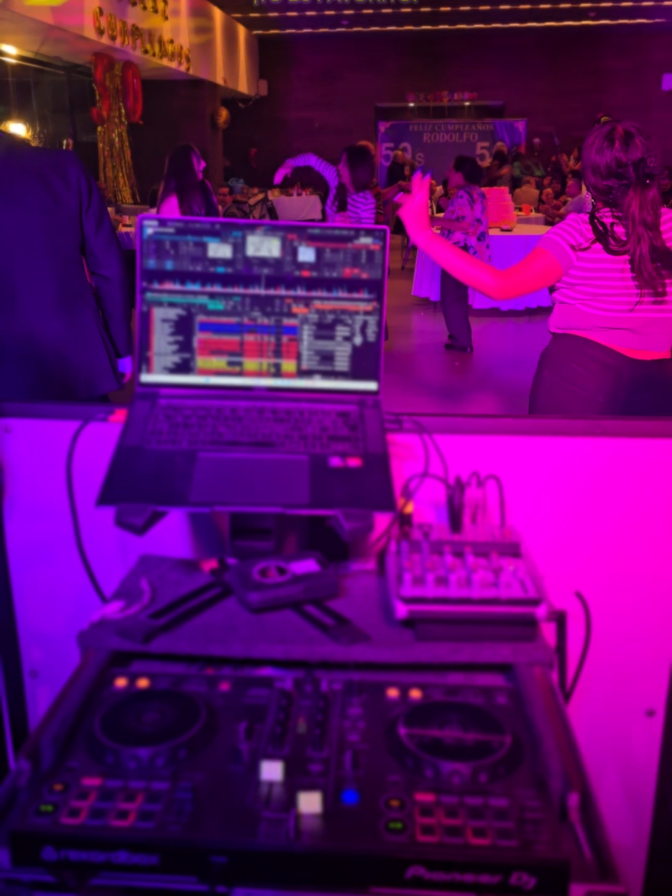 @Dj Yzack Muñoz
