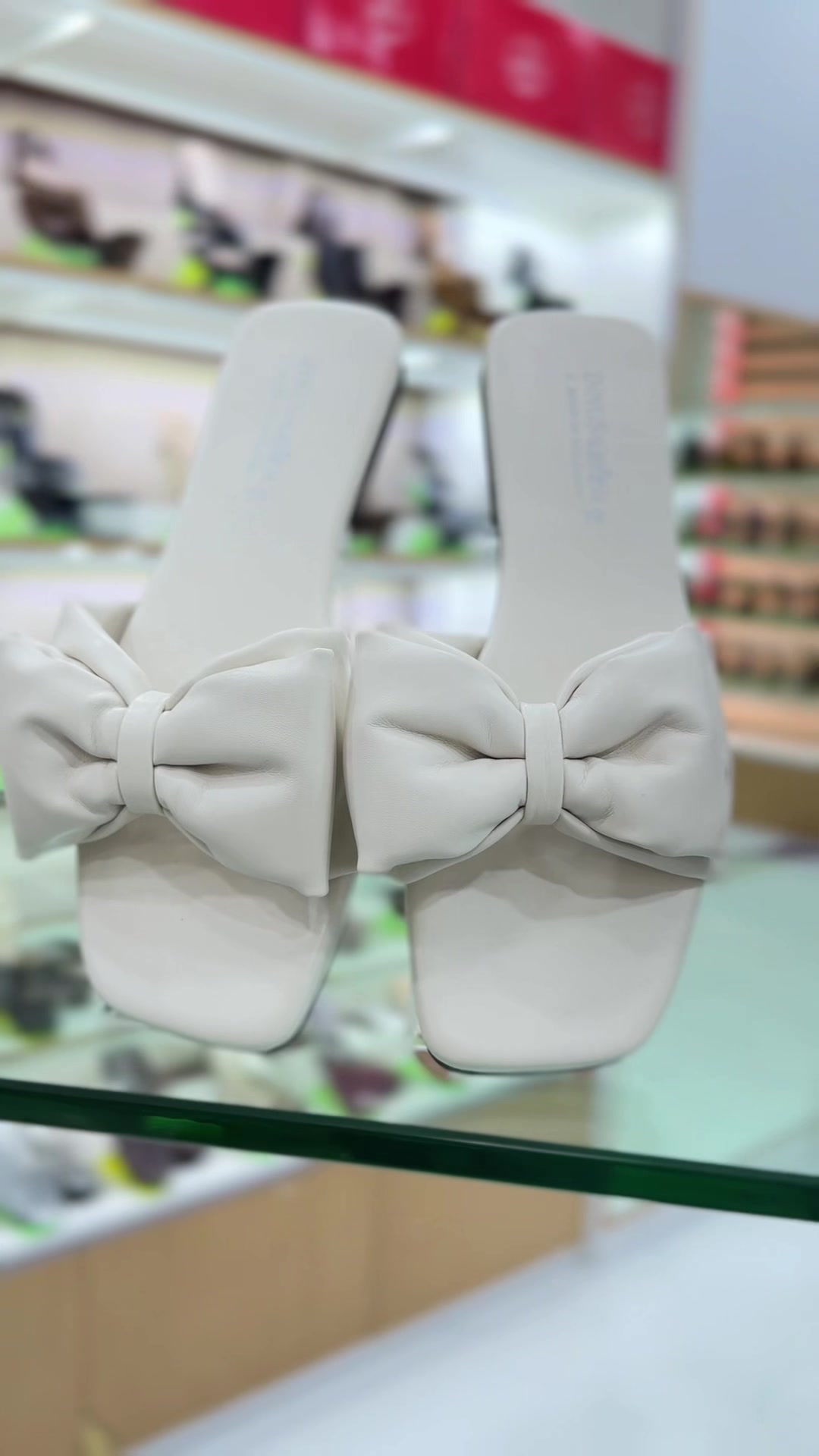 @Cherry Shoe Store